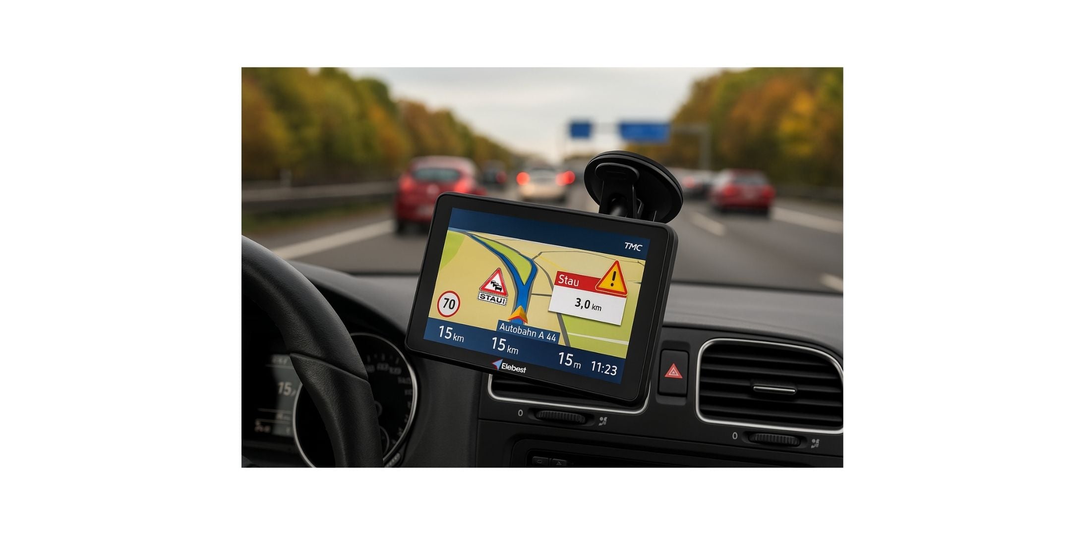 Elebest-Navi mit TMC-Funktion auf dem Armaturenbrett, zeigt eine Umfahrungsroute zur Stauumgehung.